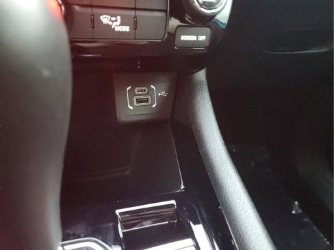 Used 2026 Jeep Compass Latitude image 24