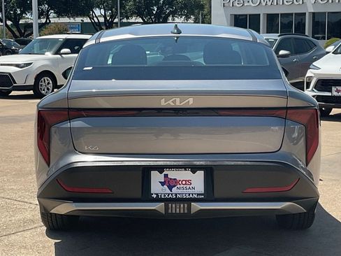 Used 2025 Kia K4 FWD image 5