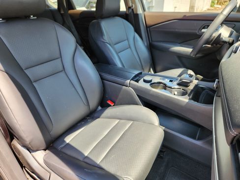 Certified 2023 Nissan Rogue SV w/ SV Premium B Package AWD/4WD image 14