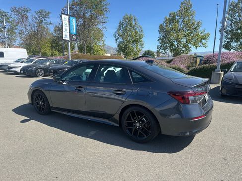 Used 2025 Honda Civic Sport image 4
