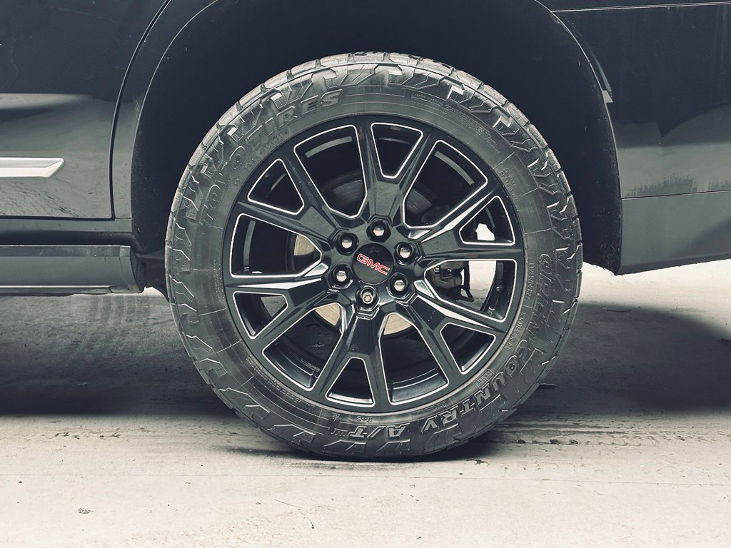Used 2023 GMC Yukon Denali AWD/4WD image 35