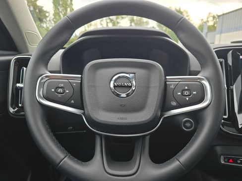 Used 2026 Volvo XC40 B5 Plus w/ Protection Package Premier AWD/4WD image 24