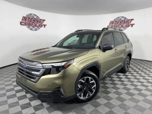 Used 2026 Subaru Forester Premium AWD/4WD image 1