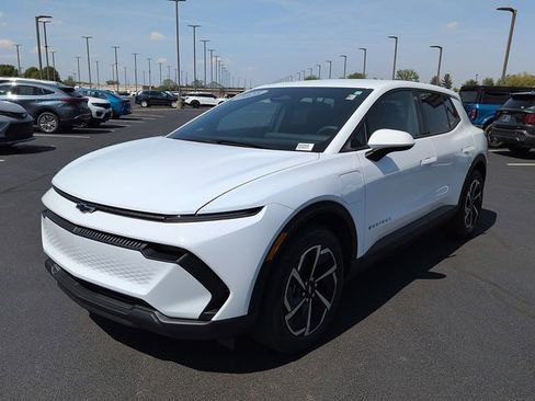 Used 2025 Chevrolet Equinox EV LT FWD image 3
