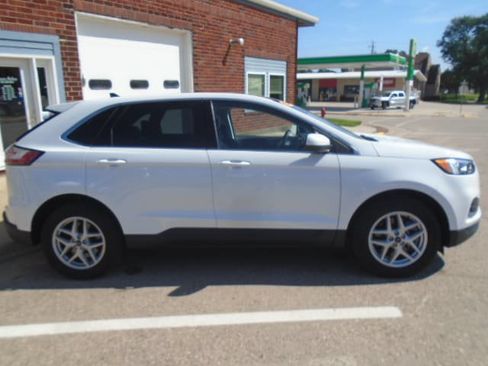 Used 2024 Ford Edge SEL w/ Convenience Package AWD/4WD image 11