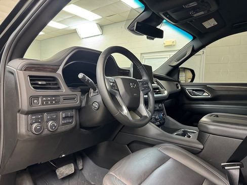 Used 2024 Chevrolet Tahoe Z71 w/ Luxury Package AWD/4WD image 14