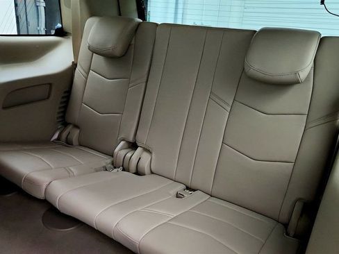 Used 2019 Cadillac Escalade Premium Luxury RWD image 23