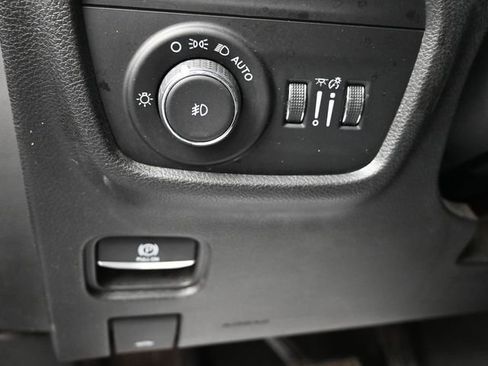 Used 2022 Jeep Grand Cherokee L Limited image 40