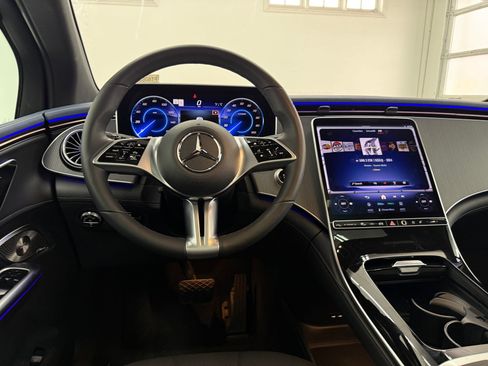 New 2026 Mercedes-Benz EQE 320 4MATIC SUV image 26