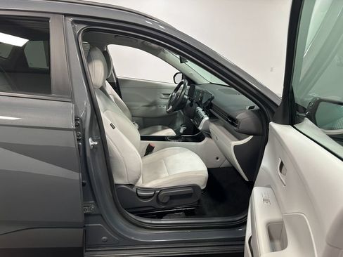 Used 2025 Hyundai Kona SEL AWD/4WD image 86