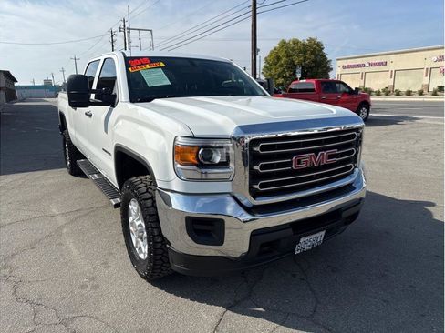 Used 2015 GMC Sierra 2500 2WD Crew Cab image 2