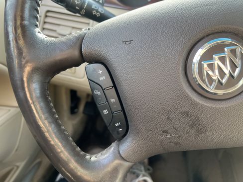 Used 2007 Buick Lucerne CXL image 18