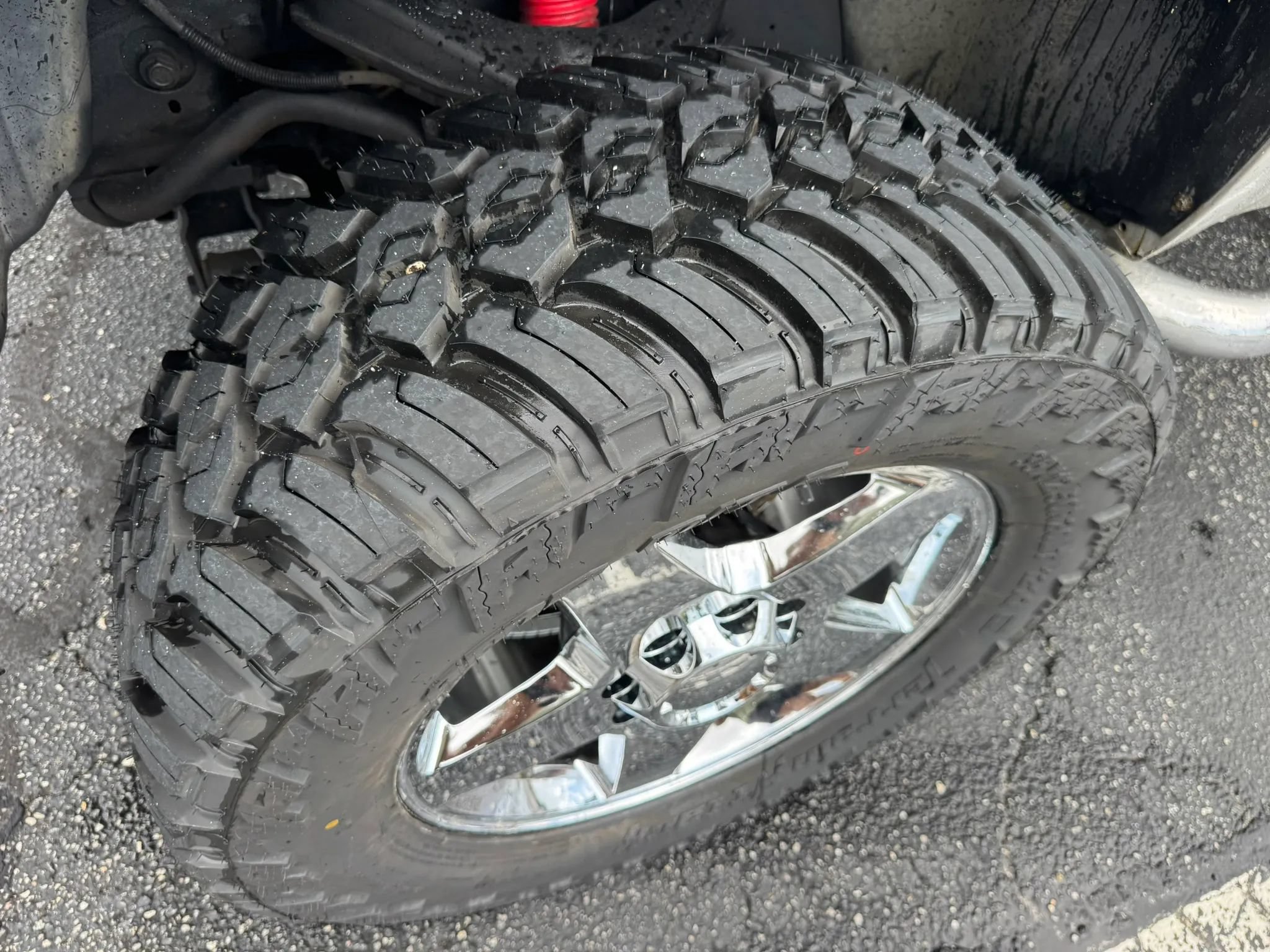 Used 2008 GMC Sierra 2500 SLT w/ Z71 Off-Road Package AWD/4WD image 12