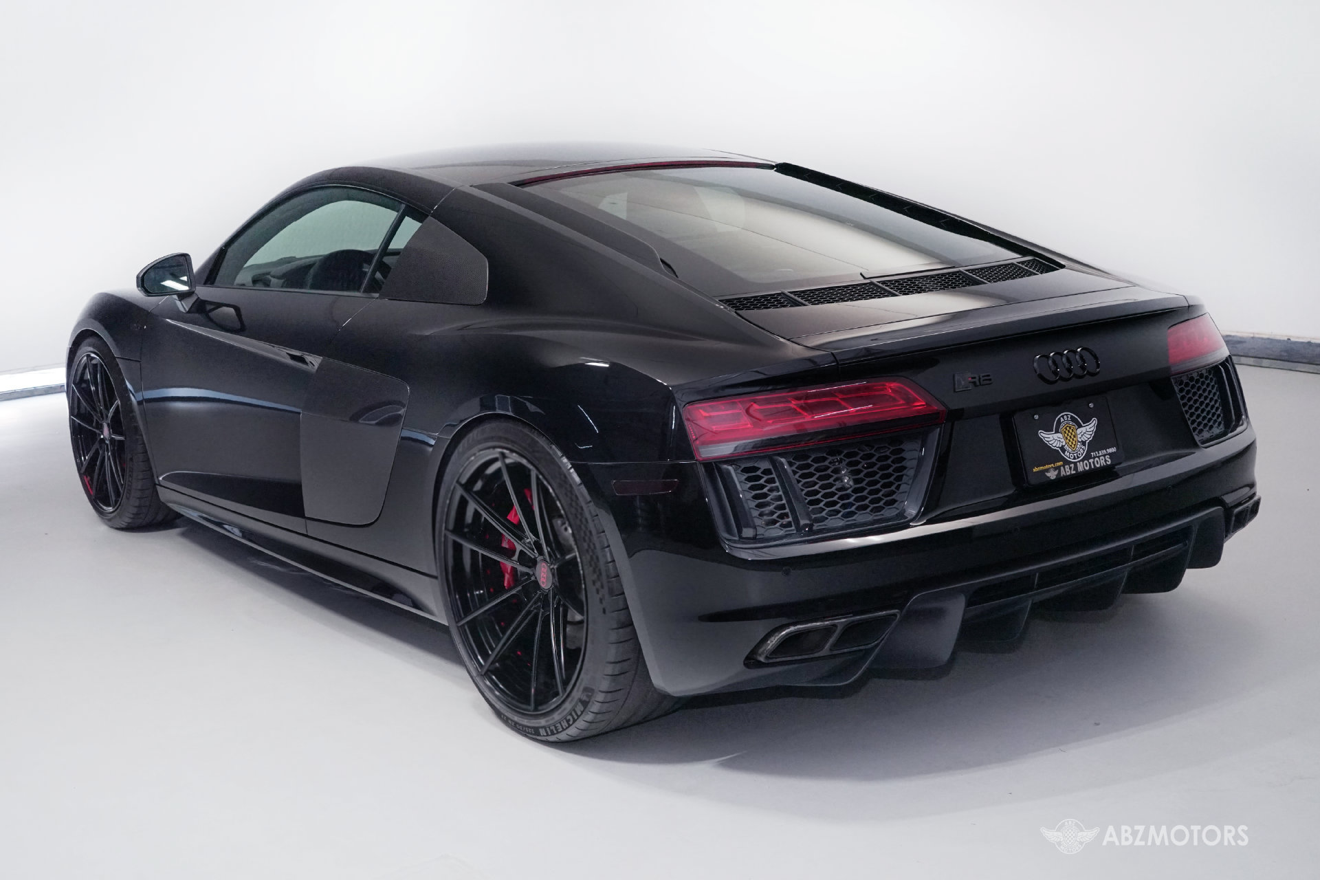 Used 2017 Audi R8 V10 AWD/4WD image 6