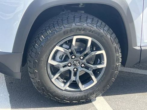 New 2026 Chevrolet Equinox ACTIV FWD image 32