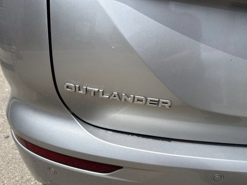 Used 2023 Mitsubishi Outlander SEL AWD/4WD image 5