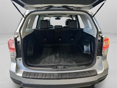 Used 2018 Subaru Forester 2.5i Premium AWD/4WD image 9