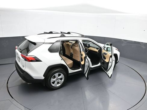Used 2021 Toyota RAV4 XLE AWD/4WD image 43