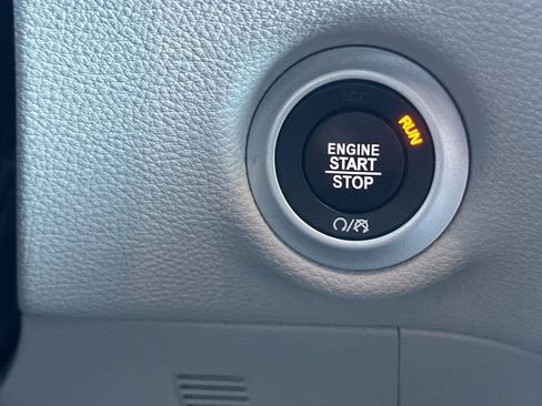 Used 2019 Chrysler Pacifica Limited w/ Advanced Safetytec Group image 25