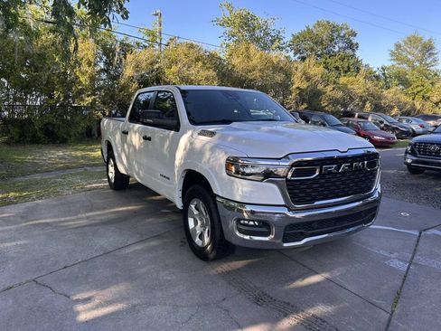 Used 2025 RAM 1500 Big Horn AWD/4WD image 1