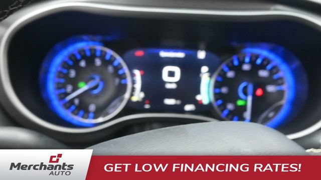 Used 2024 Chrysler Pacifica Touring-L FWD image 16