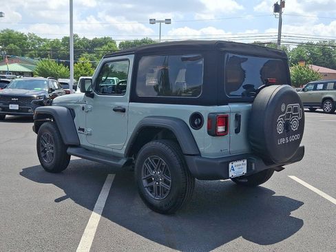 Used 2024 Jeep Wrangler Sport AWD/4WD image 4