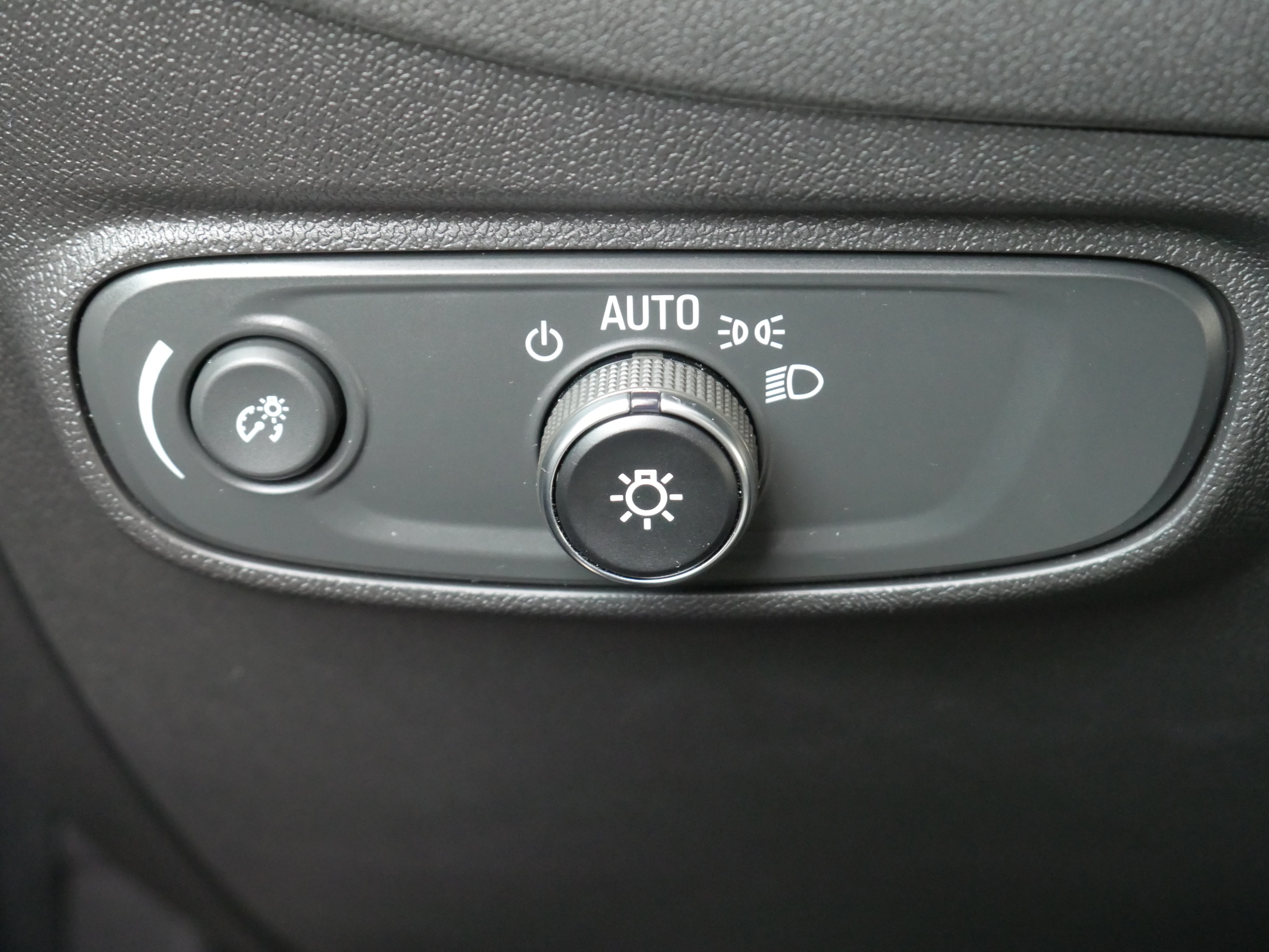 Certified 2024 Chevrolet Equinox LS w/ LS Convenience Package AWD/4WD image 29