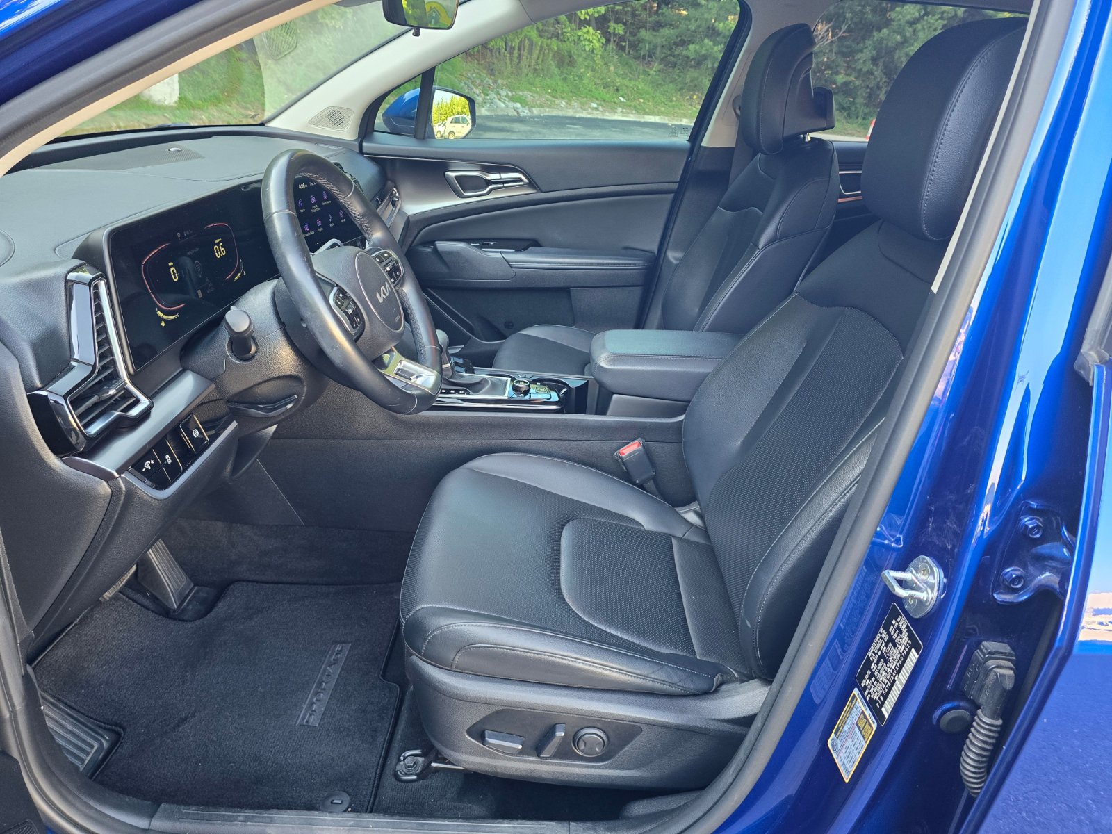 Used 2023 Kia Sportage EX FWD image 11
