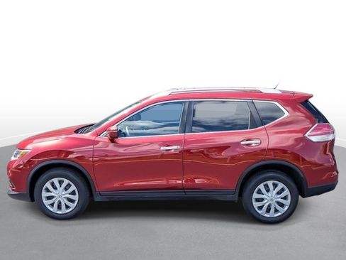 Used 2016 Nissan Rogue S w/ Appearance Package FWD image 4
