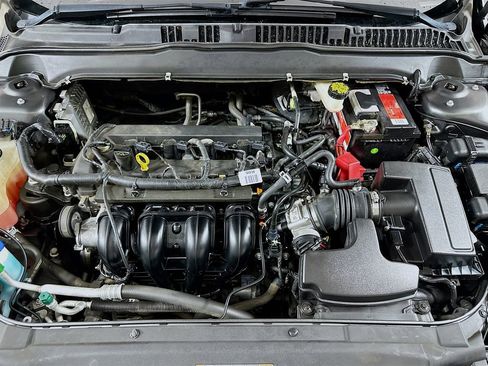 Used 2017 Ford Fusion SE image 27