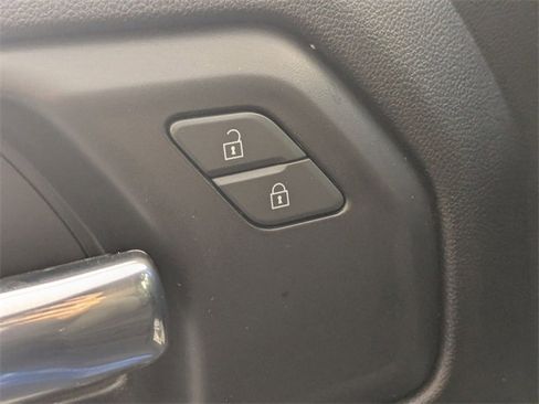 Certified 2022 Chevrolet Silverado 1500 Custom image 11