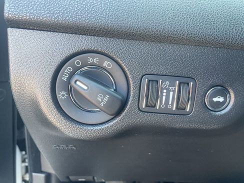 Used 2022 Chrysler 300 Touring L w/ Popular Equipment Group image 14