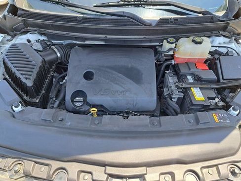 Used 2020 Buick Enclave Essence w/ Sound and Sites Package FWD image 31