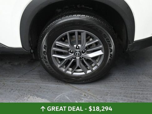 Used 2024 Nissan Rogue S image 16