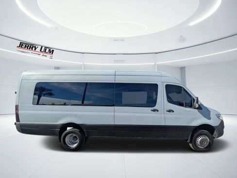 Used 2022 Mercedes-Benz Sprinter 3500 image 2