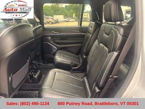 Used 2021 Jeep Grand Cherokee L Overland w/ Luxury Tech Group IV AWD/4WD image 26