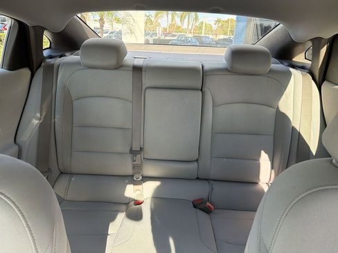 Used 2022 Chevrolet Malibu LT image 14