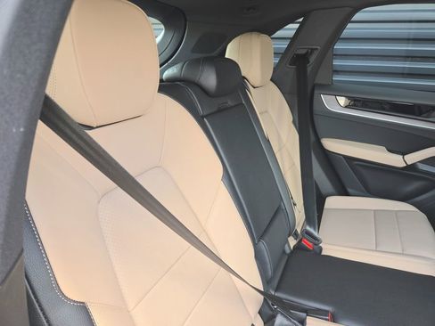 New 2026 Porsche Cayenne image 21