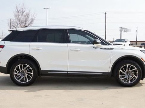 Used 2022 Lincoln Corsair AWD w/ Equipment Group 101A image 10