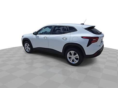 Used 2025 Chevrolet Trax LS image 6