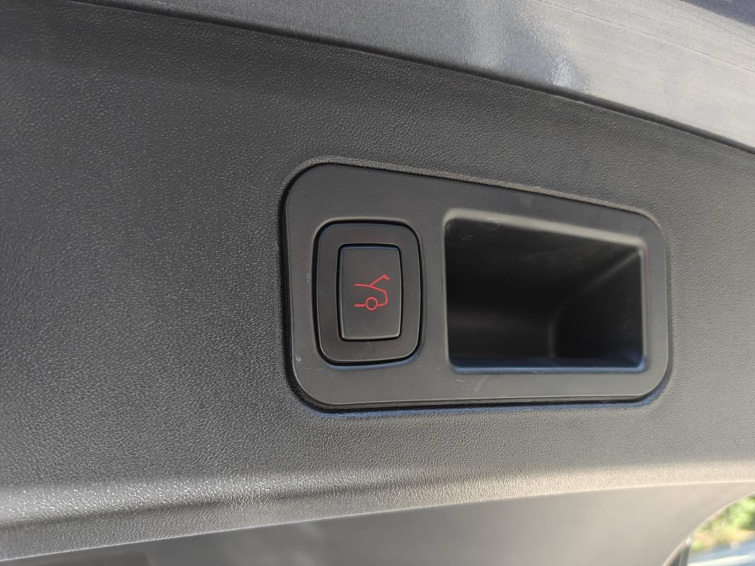 Used 2018 Tesla Model S 100D AWD/4WD image 13