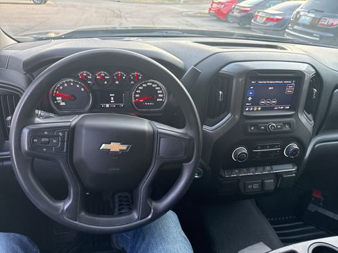 Used 2023 Chevrolet Silverado 1500 Custom image 12