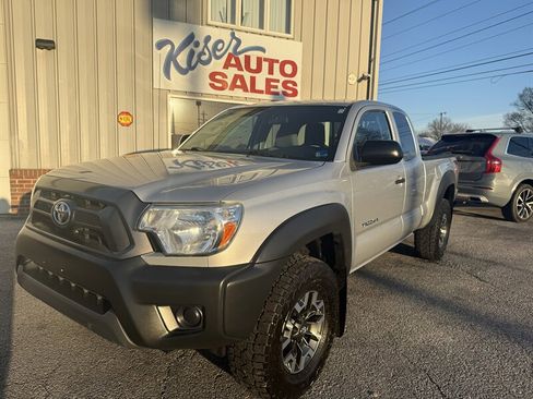 Used 2013 Toyota Tacoma 4x4 Access Cab V6 image 2