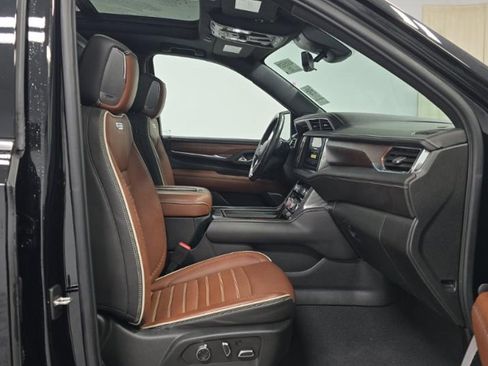 Used 2023 GMC Yukon Denali Ultimate image 16