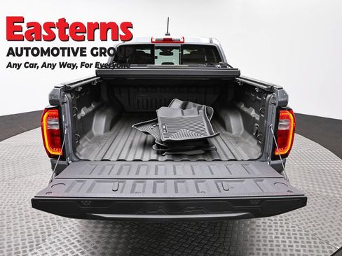 Used 2024 GMC Canyon Denali AWD/4WD image 9