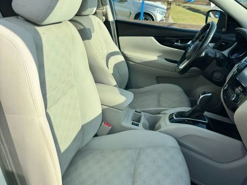 Used 2018 Nissan Rogue Sport SV w/ SV Technology Package image 17