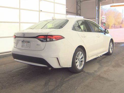 Used 2022 Toyota Corolla XLE image 6