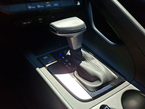 Certified 2025 Hyundai Elantra Sport FWD image 14