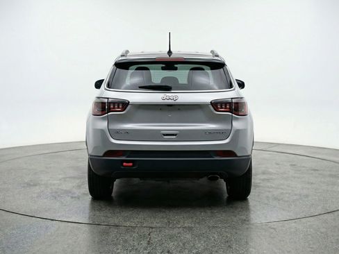 Used 2025 Jeep Compass Trailhawk AWD/4WD image 7