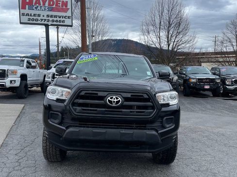 Used 2016 Toyota Tacoma SR image 9